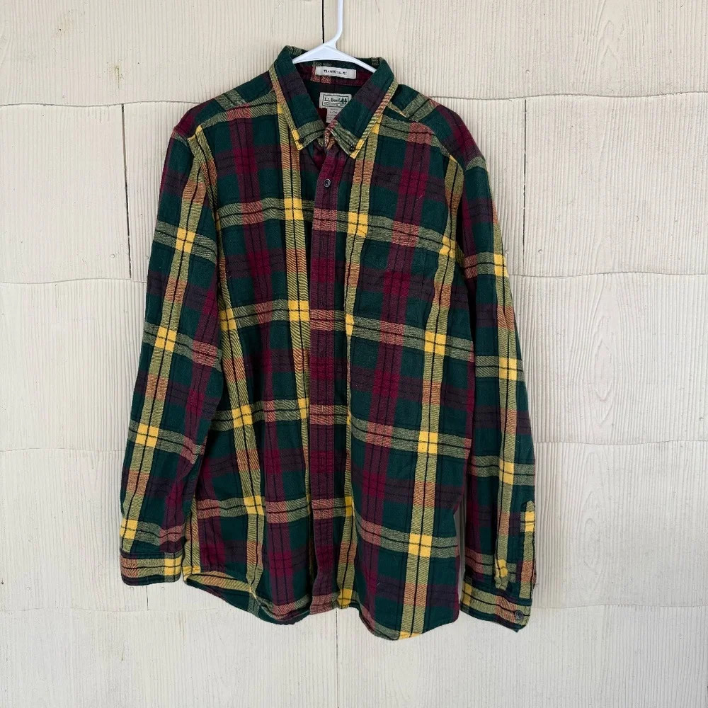 L.L. Bean Men's Scotch Plaid Flannel Shirt - Picture 1 of 4